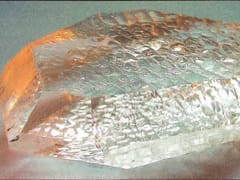 Titaandioksiidi seguga töödeldud klaasid