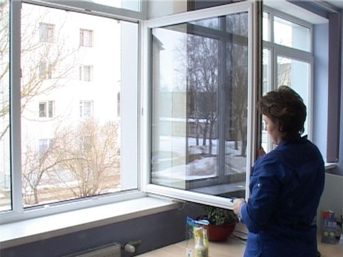 Protecting window glass